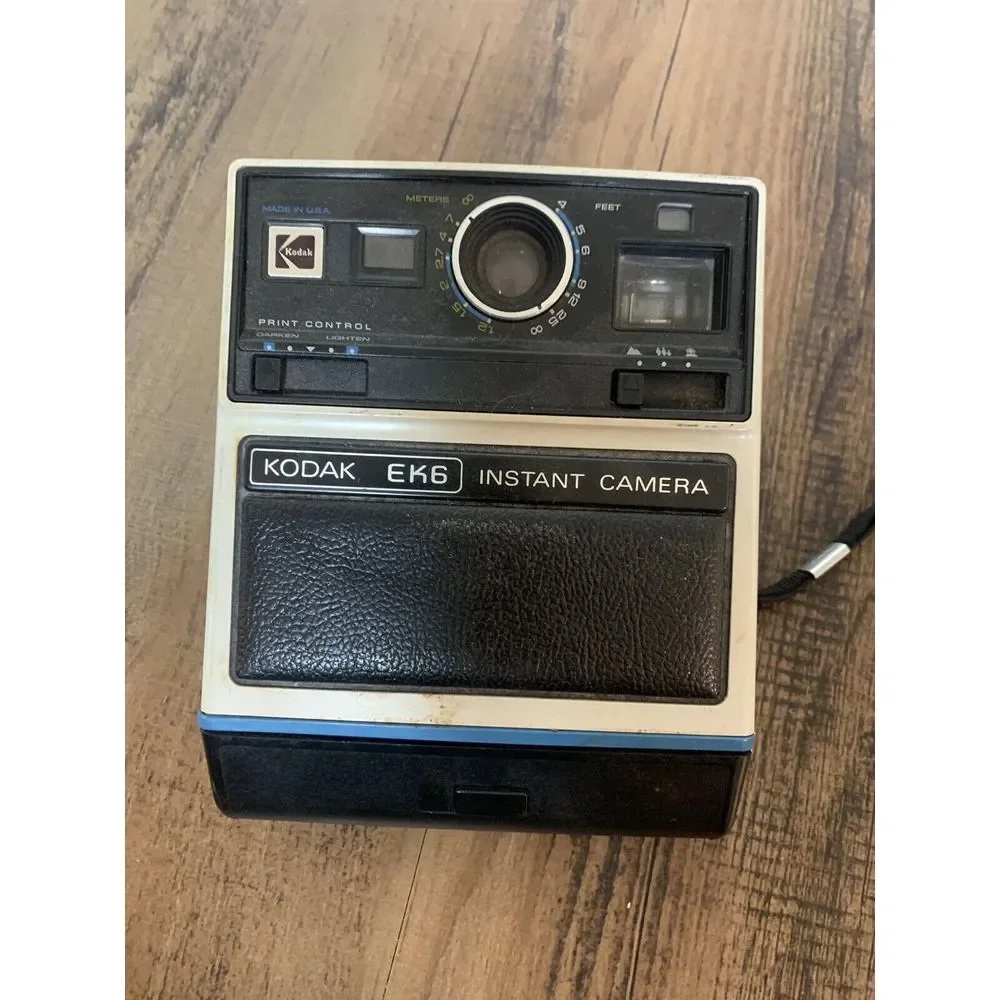 Vintage Kodak EK6 Instant Camera - Polaroid‎ type. UNTESTED